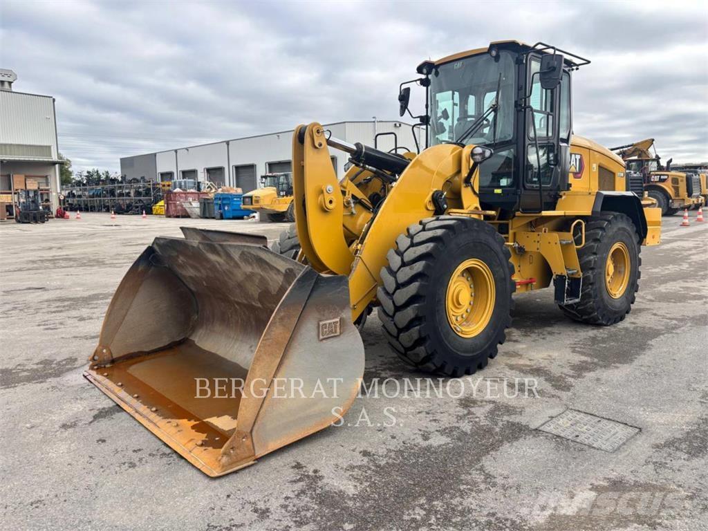 CAT 938M Фронтальні навантажувачі