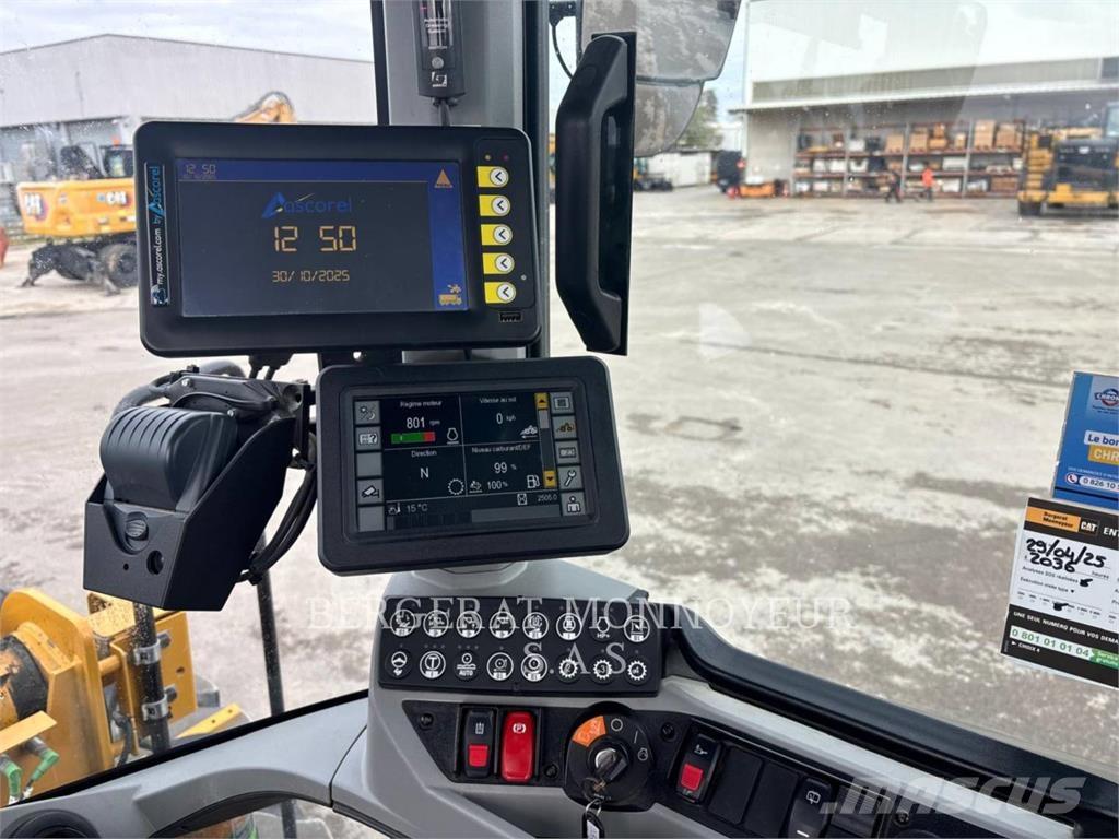 CAT 938M Фронтальні навантажувачі