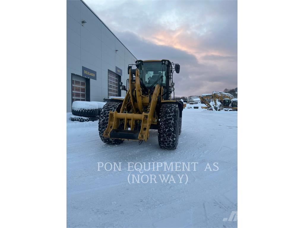 CAT 938M Фронтальні навантажувачі