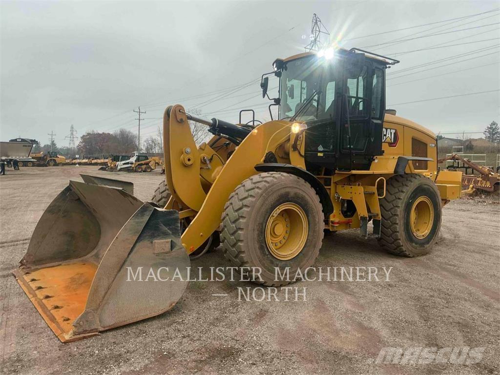 CAT 938M Фронтальні навантажувачі