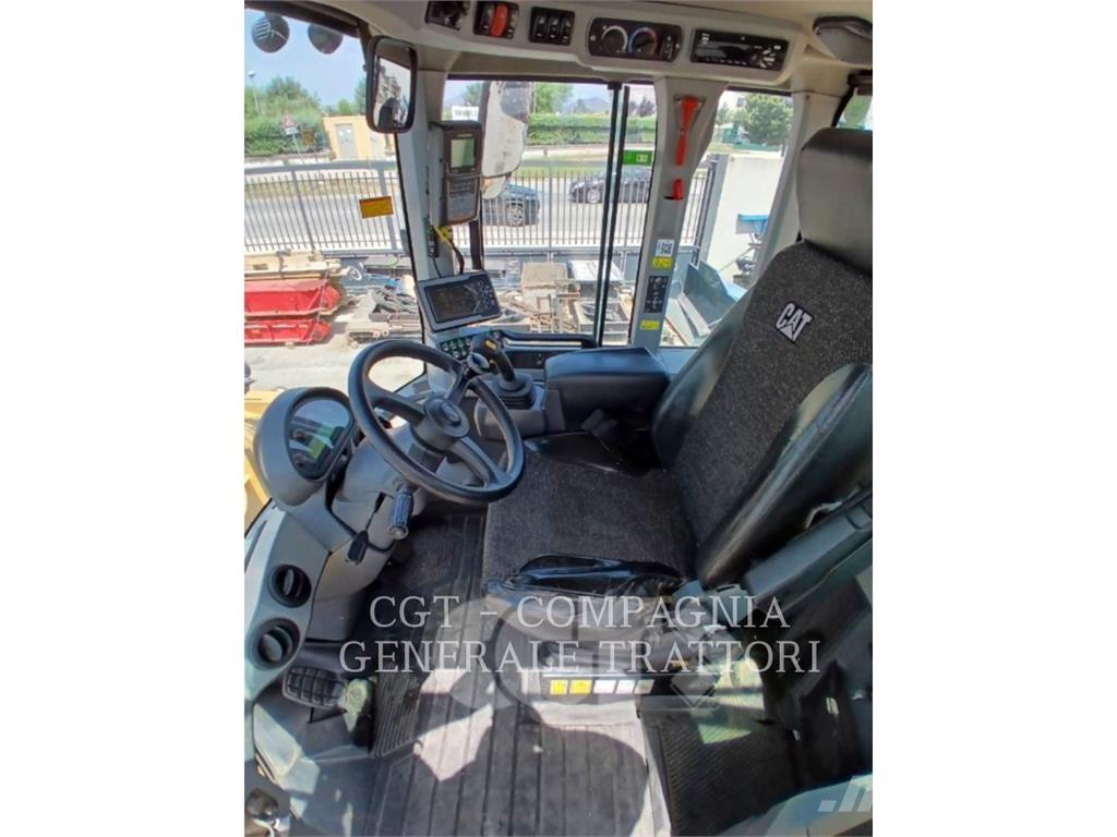 CAT 938M Фронтальні навантажувачі