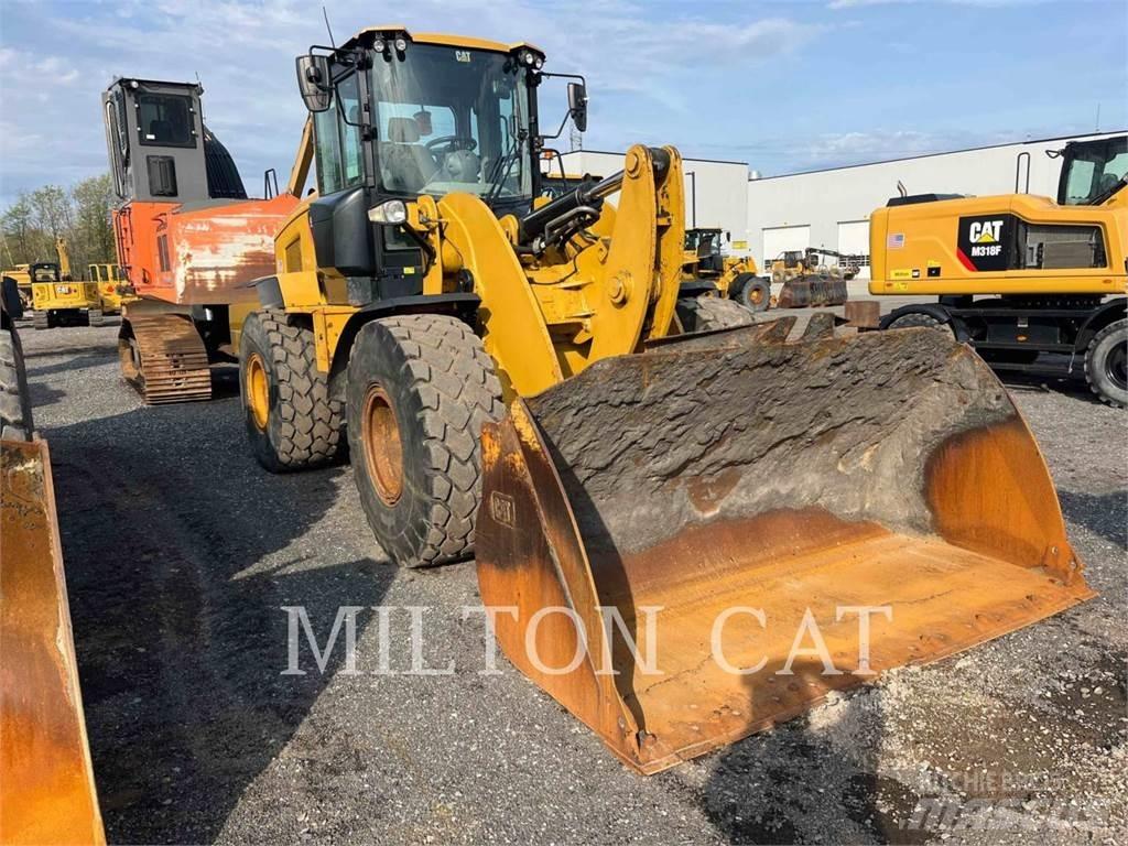CAT 938M 2V Фронтальні навантажувачі