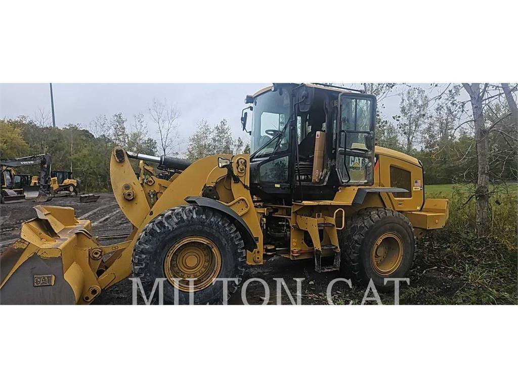 CAT 938M 2V Фронтальні навантажувачі