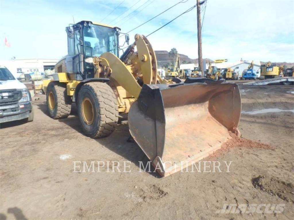CAT 938M FC Фронтальні навантажувачі