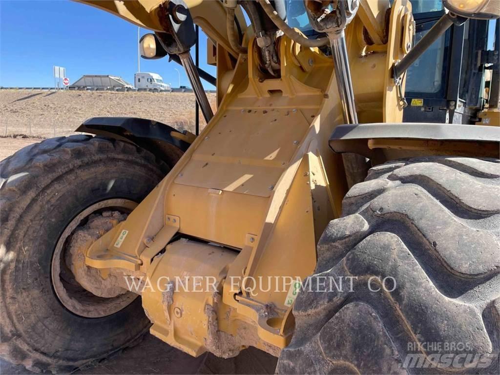CAT 938M FC Фронтальні навантажувачі