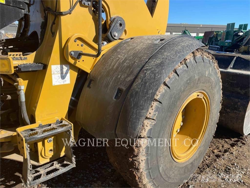 CAT 938M FC Фронтальні навантажувачі