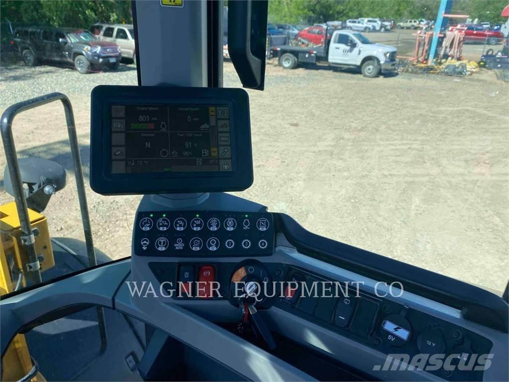 CAT 938M FC Фронтальні навантажувачі
