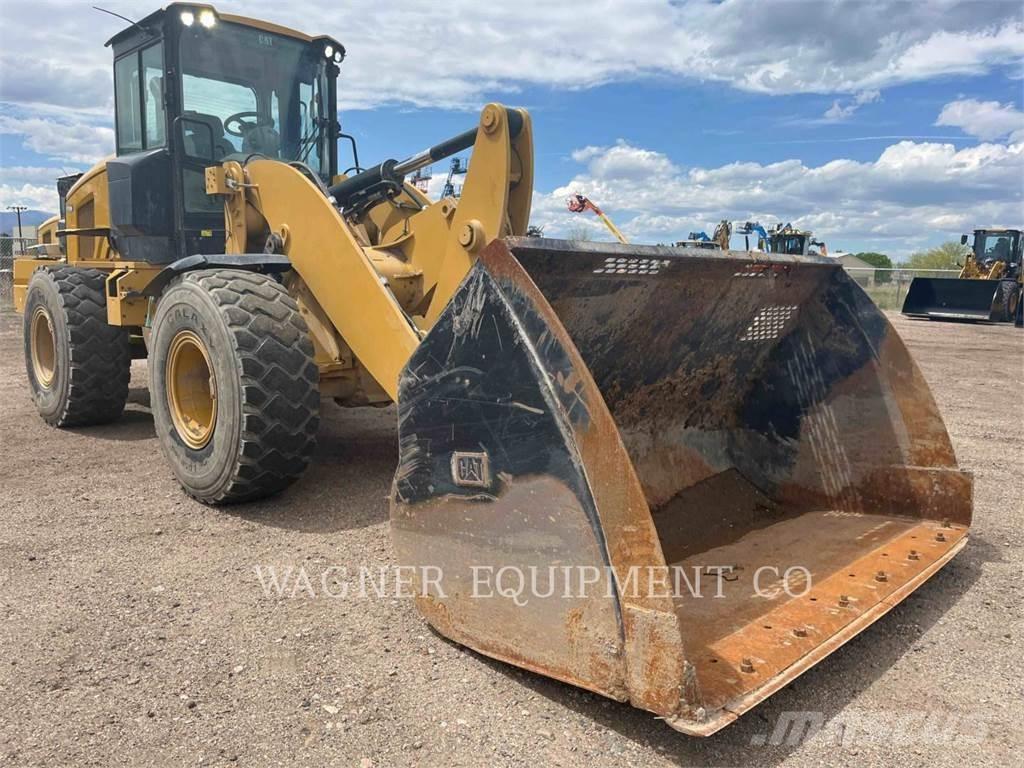 CAT 938M HL Фронтальні навантажувачі