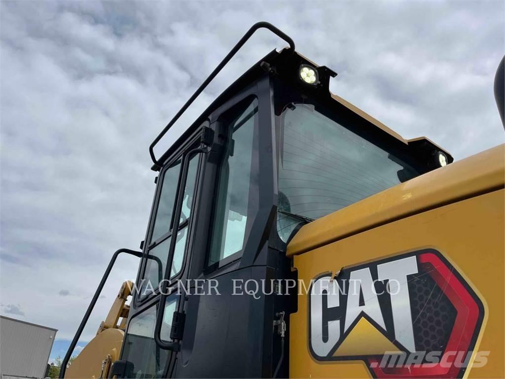 CAT 938M HL Фронтальні навантажувачі