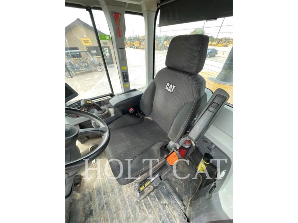 CAT 938M ISO Фронтальні навантажувачі