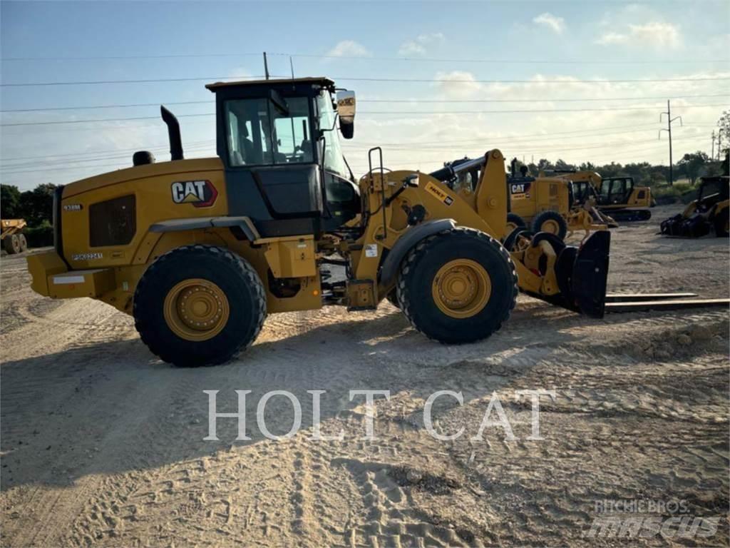 CAT 938M QC Фронтальні навантажувачі
