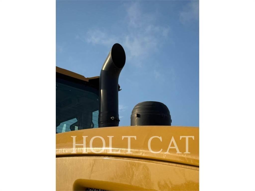 CAT 938M QC Фронтальні навантажувачі