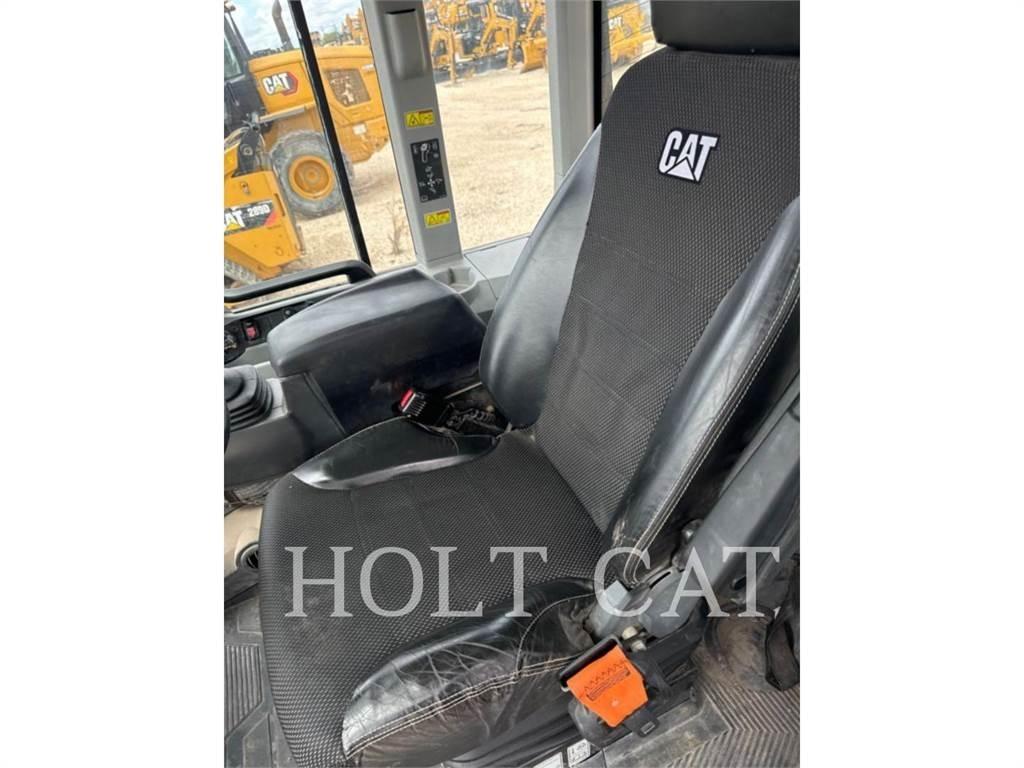 CAT 938M QC Фронтальні навантажувачі