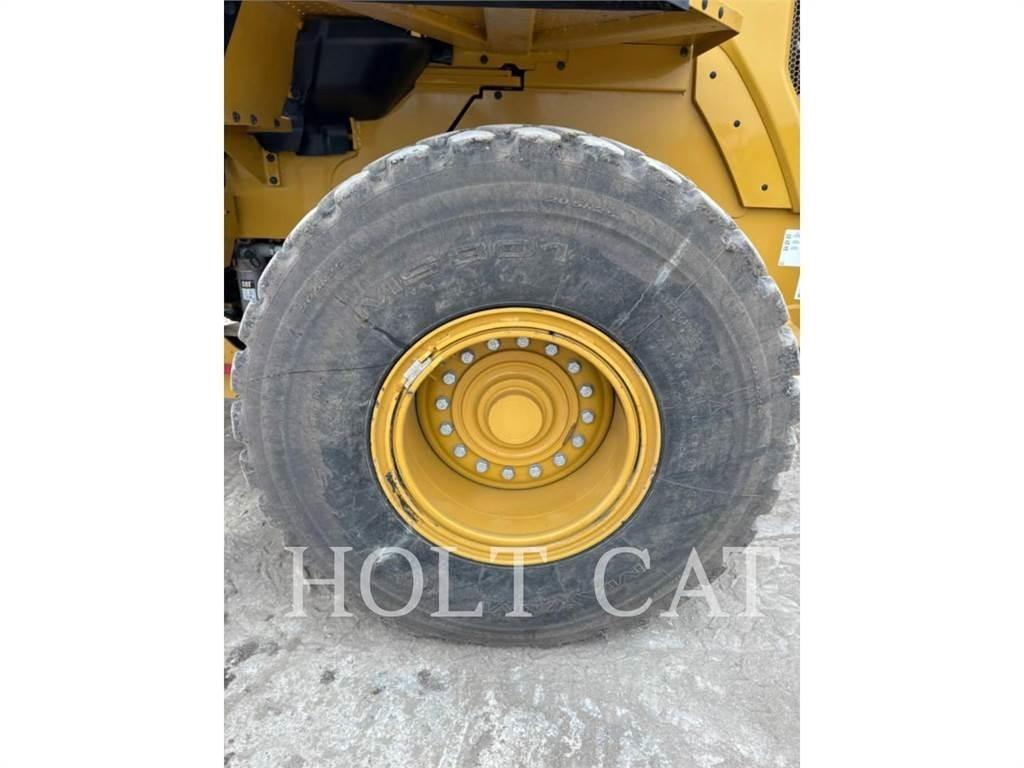 CAT 938M QC Фронтальні навантажувачі