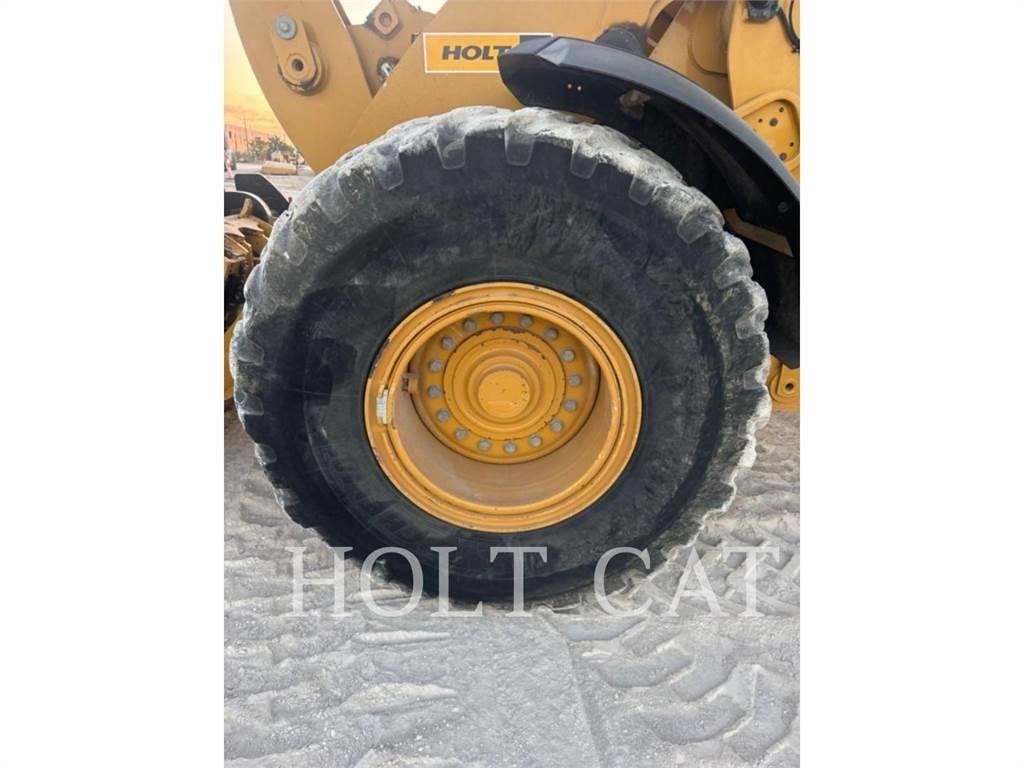 CAT 938M QC Фронтальні навантажувачі