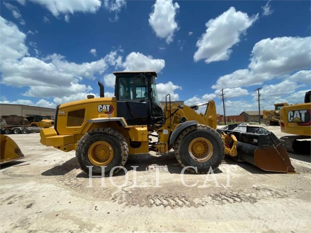 CAT 938M QC Фронтальні навантажувачі