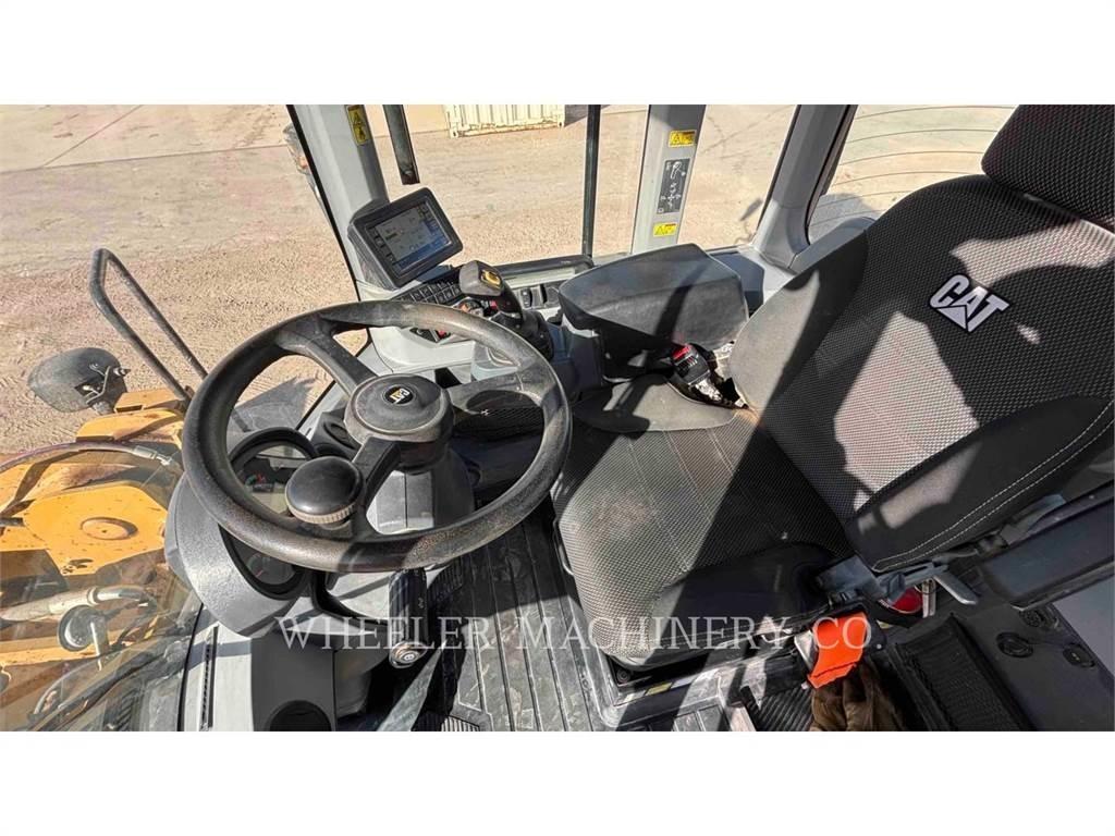 CAT 938M QC Фронтальні навантажувачі