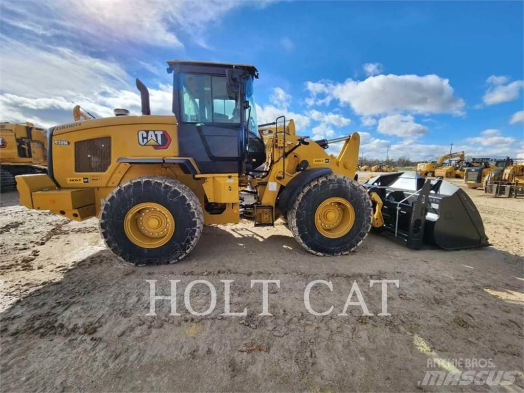 CAT 938M QC Фронтальні навантажувачі
