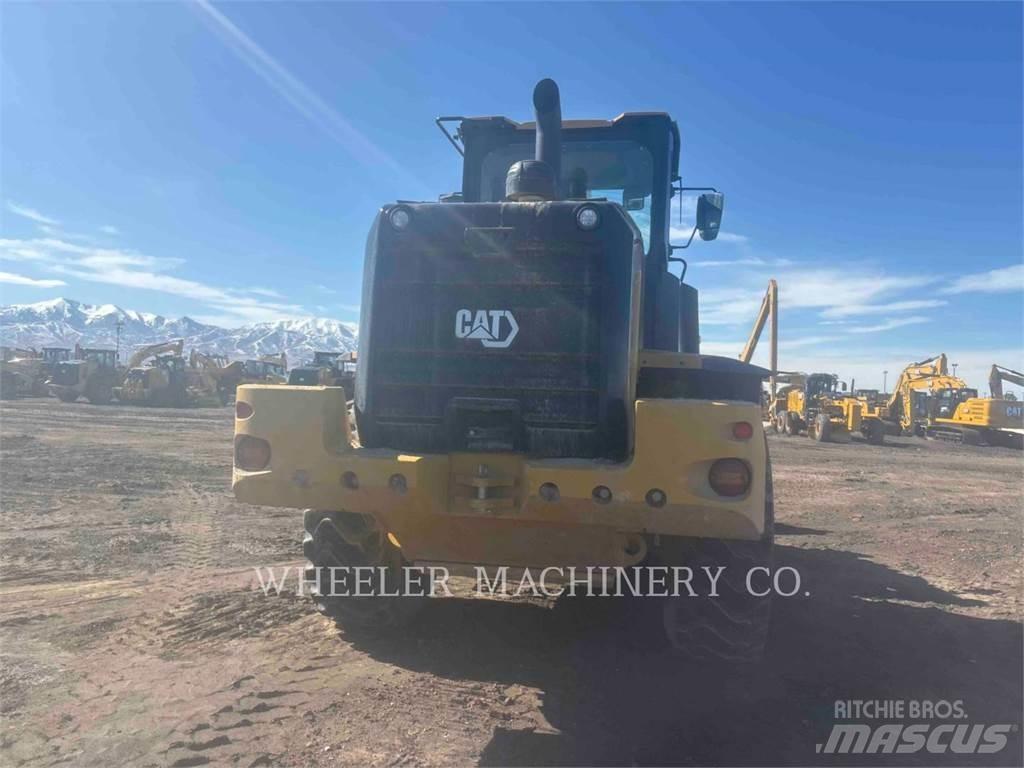 CAT 938M QC Фронтальні навантажувачі