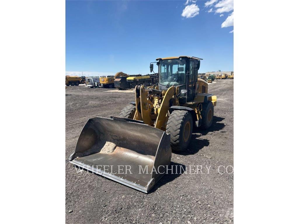 CAT 938M QC Фронтальні навантажувачі