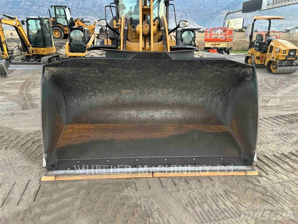 CAT 938M QC 3V Фронтальні навантажувачі