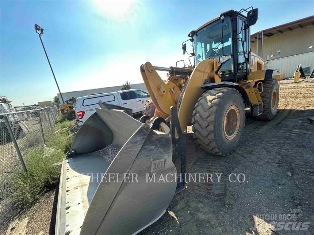 CAT 938M QC 3V Фронтальні навантажувачі