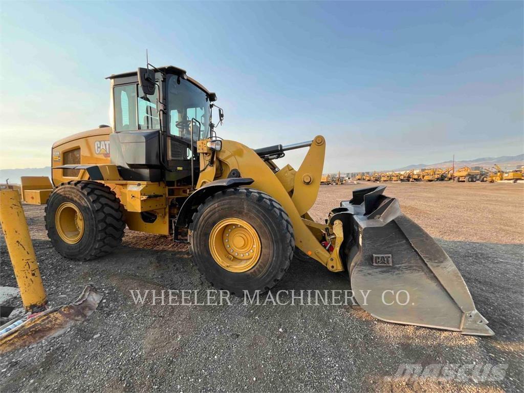 CAT 938M QC 3V Фронтальні навантажувачі