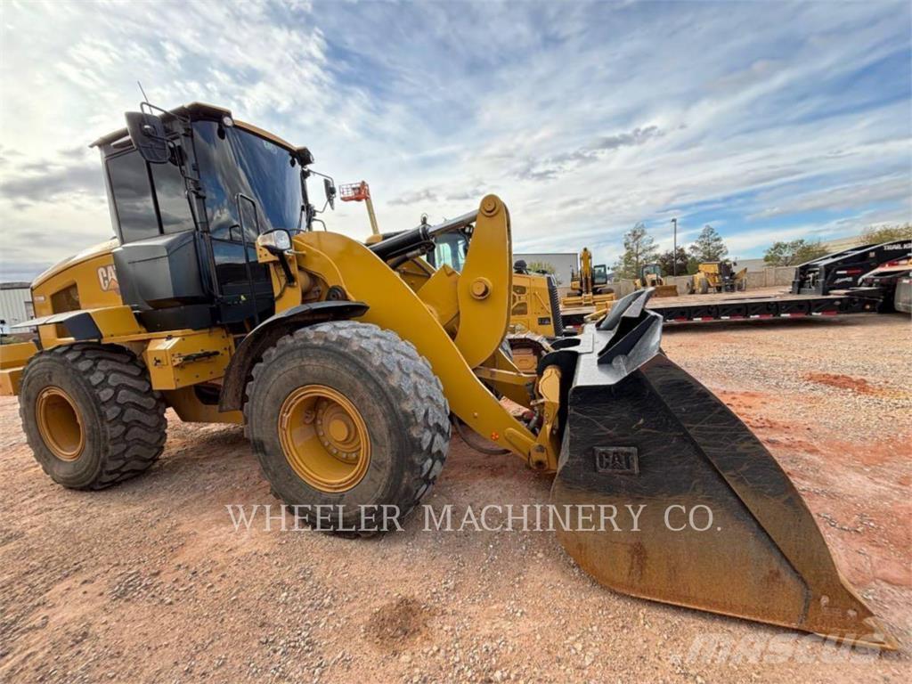 CAT 938M QC 3V Фронтальні навантажувачі