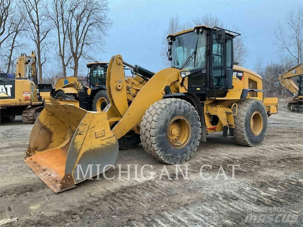 CAT 938M R+ Фронтальні навантажувачі