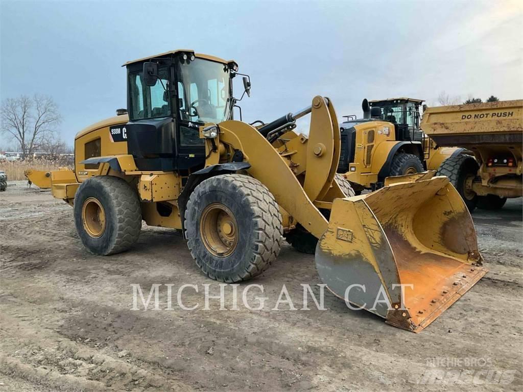 CAT 938M R+ Фронтальні навантажувачі