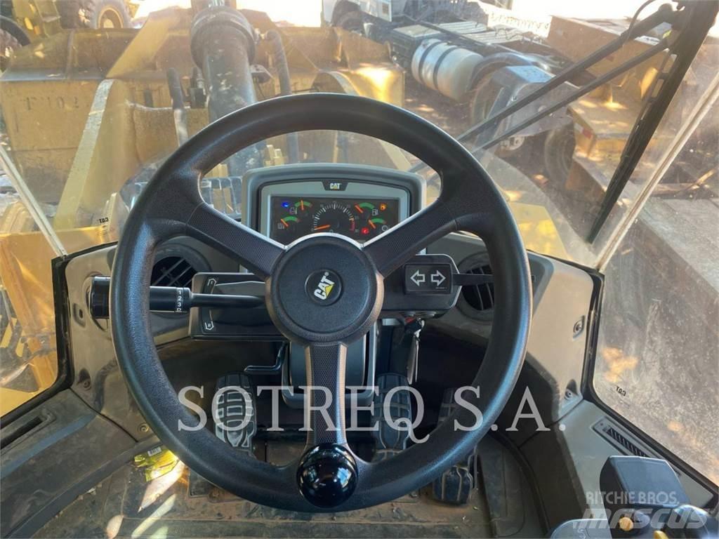 CAT 950L Фронтальні навантажувачі