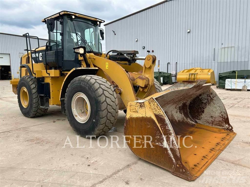 CAT 950M Фронтальні навантажувачі