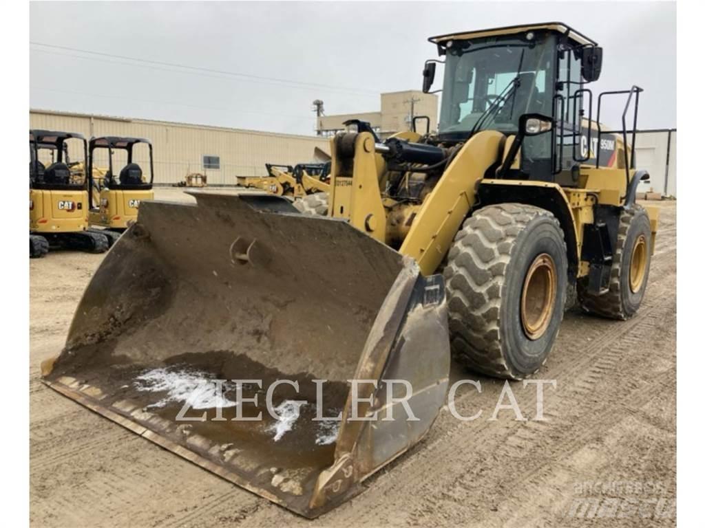CAT 950M Фронтальні навантажувачі