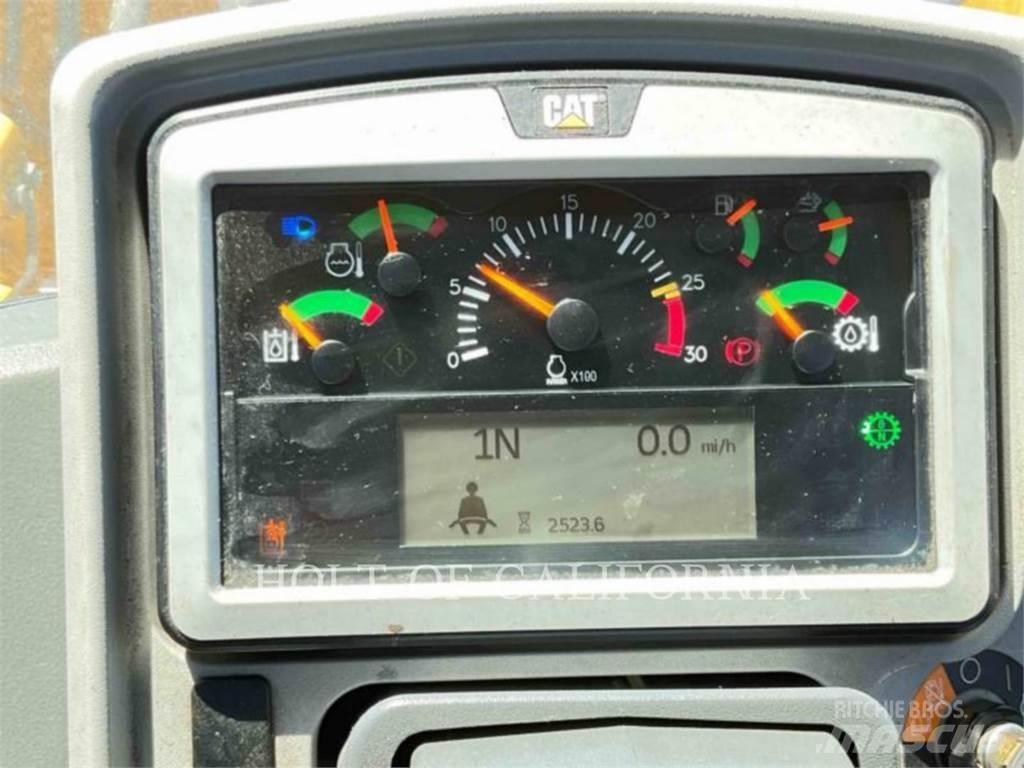 CAT 950M Фронтальні навантажувачі
