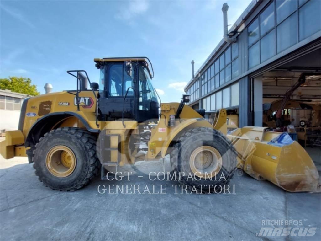 CAT 950M Фронтальні навантажувачі