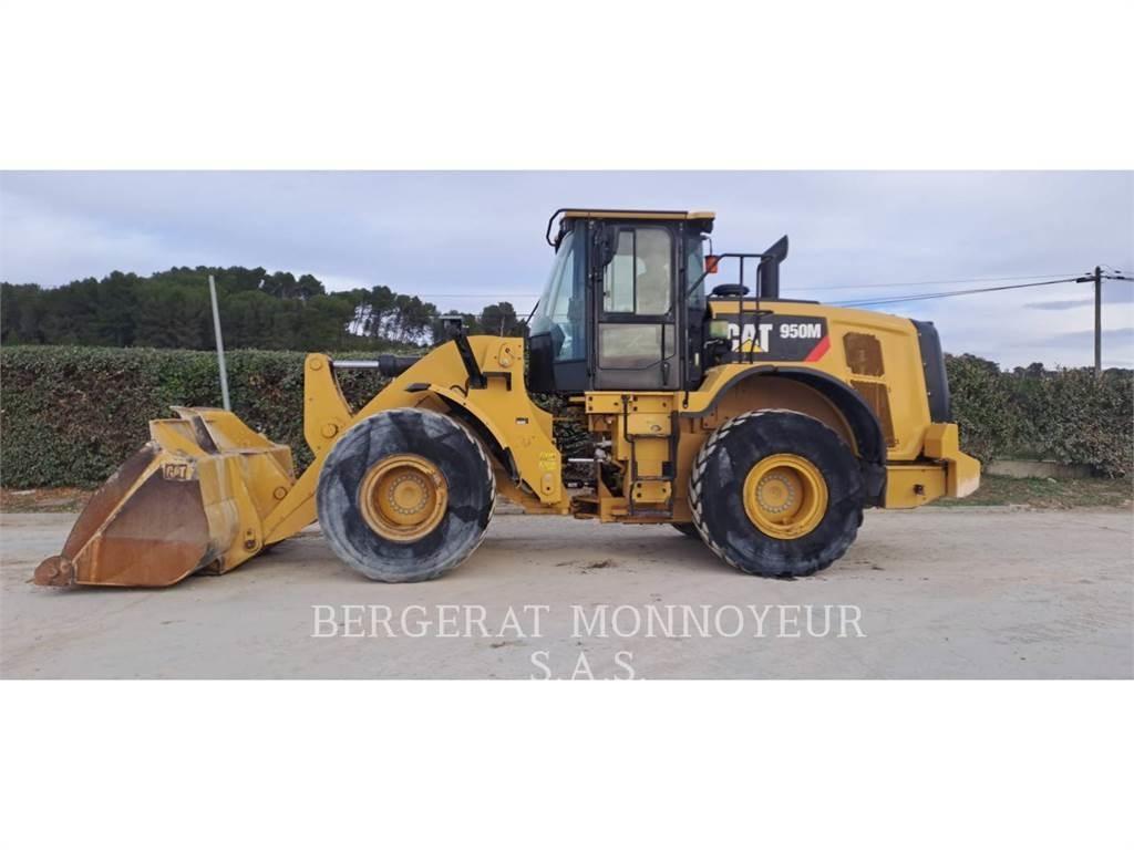 CAT 950M Фронтальні навантажувачі