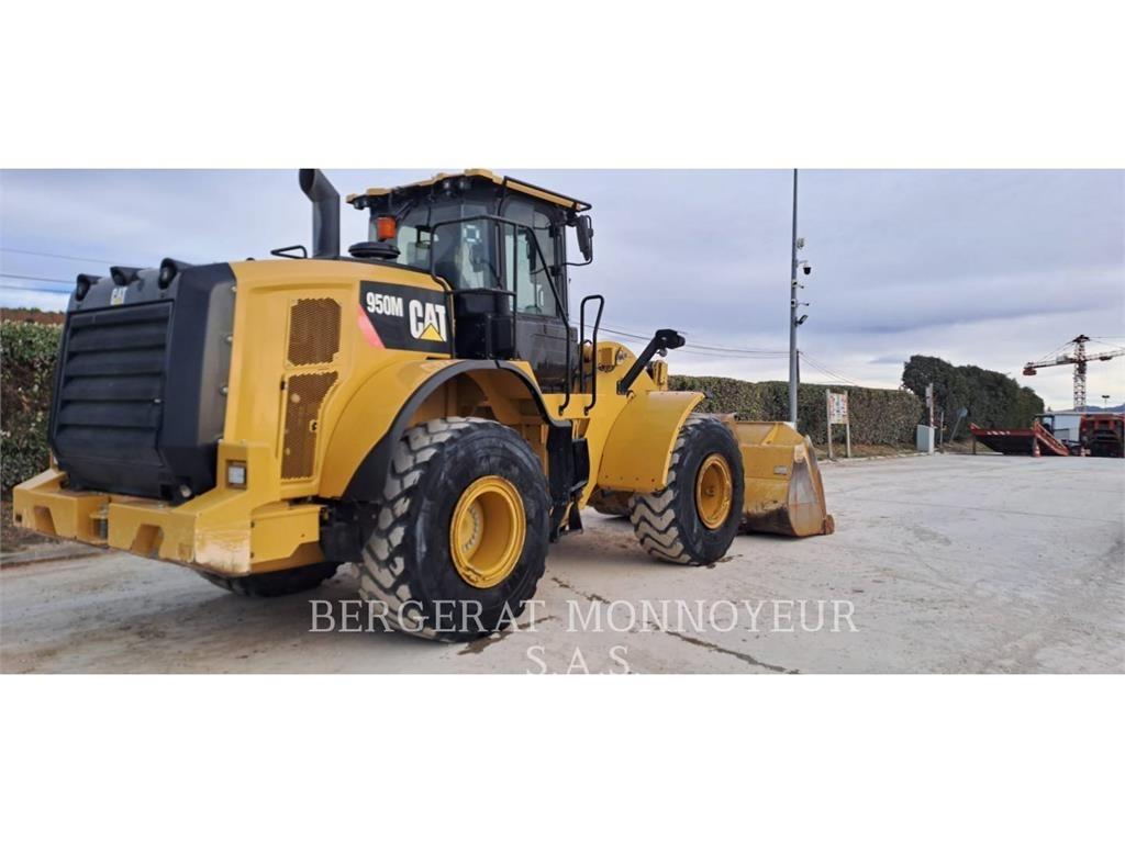 CAT 950M Фронтальні навантажувачі
