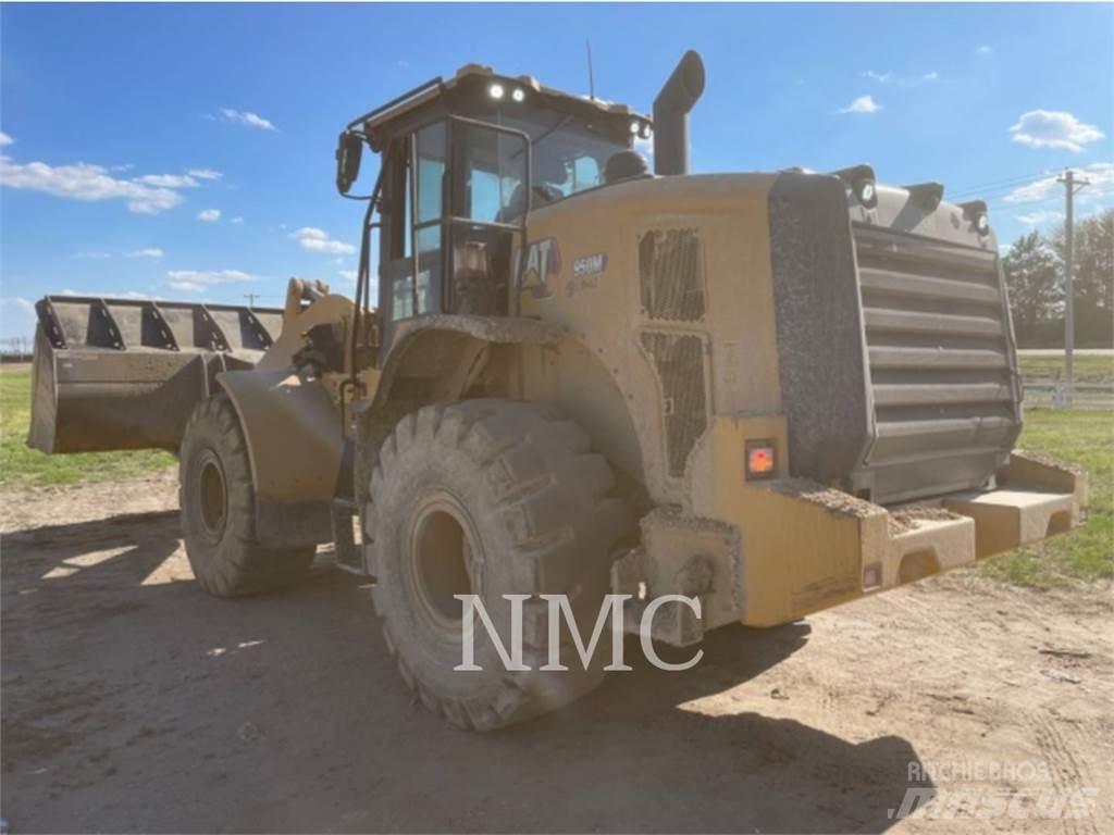 CAT 950M Фронтальні навантажувачі