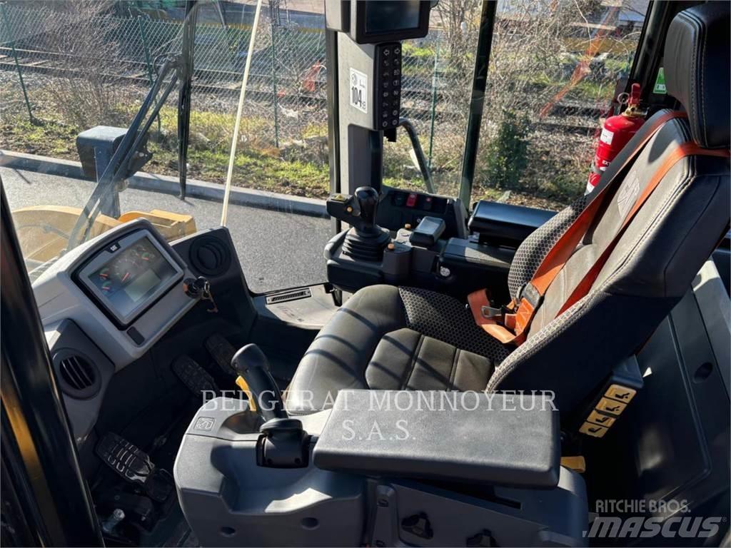 CAT 950M Фронтальні навантажувачі