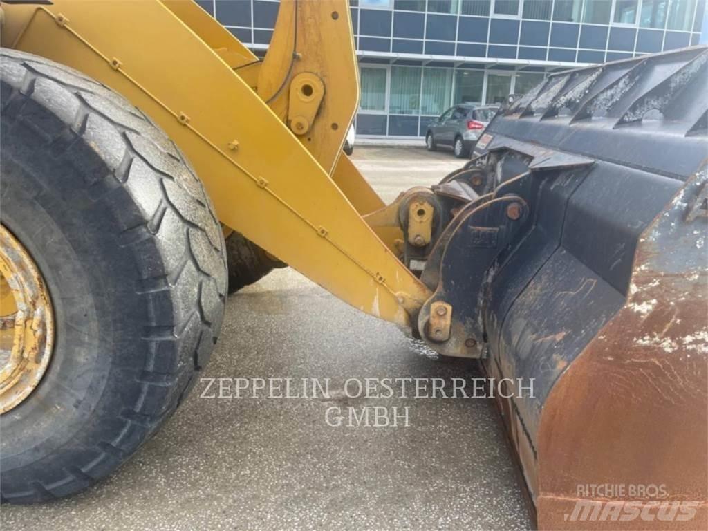 CAT 950M Фронтальні навантажувачі