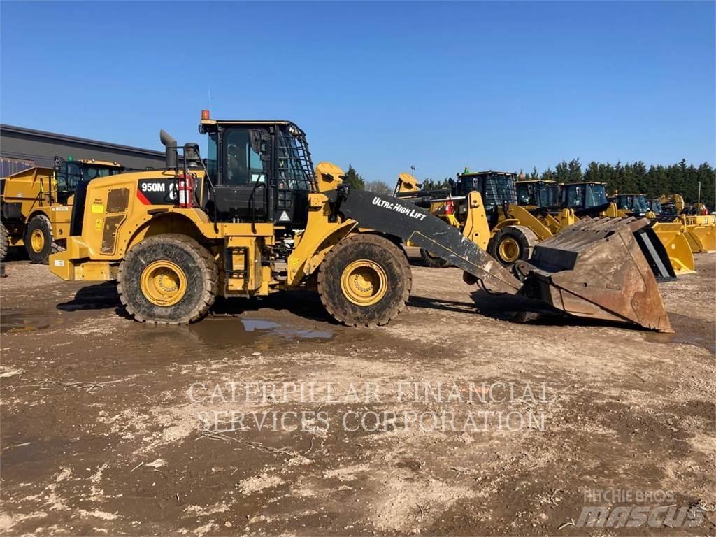 CAT 950M Фронтальні навантажувачі