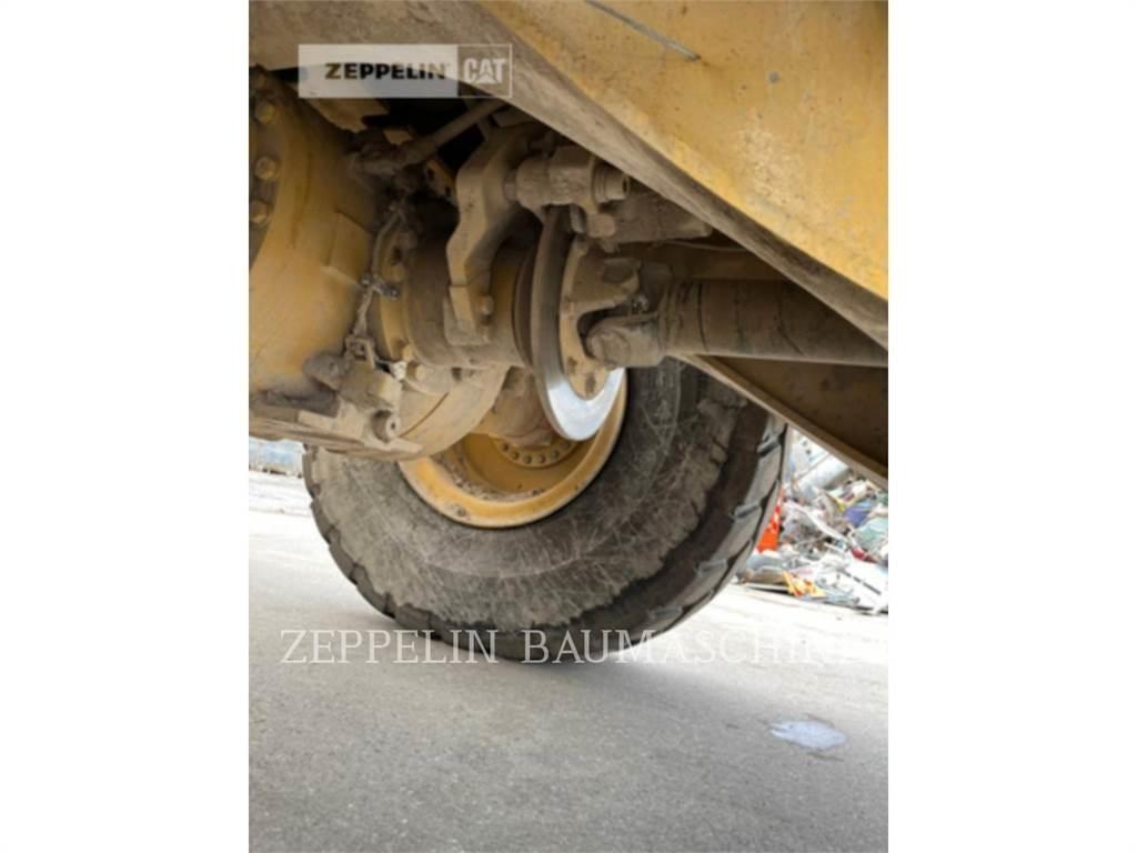 CAT 950M Фронтальні навантажувачі