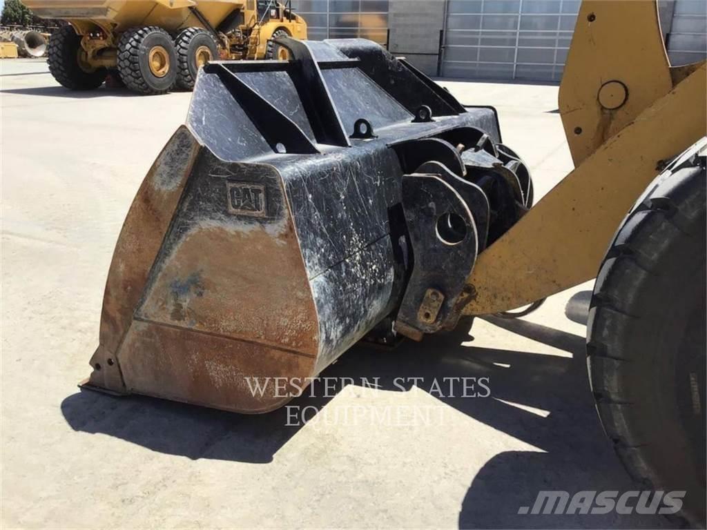 CAT 950M Фронтальні навантажувачі