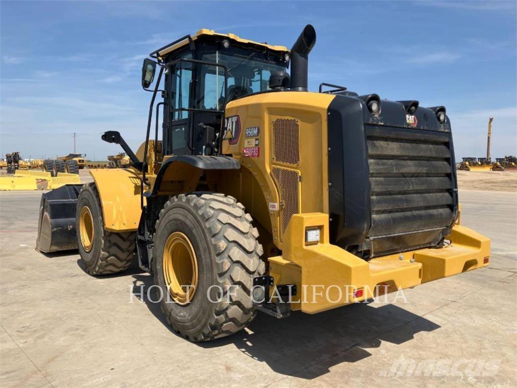 CAT 950M Фронтальні навантажувачі