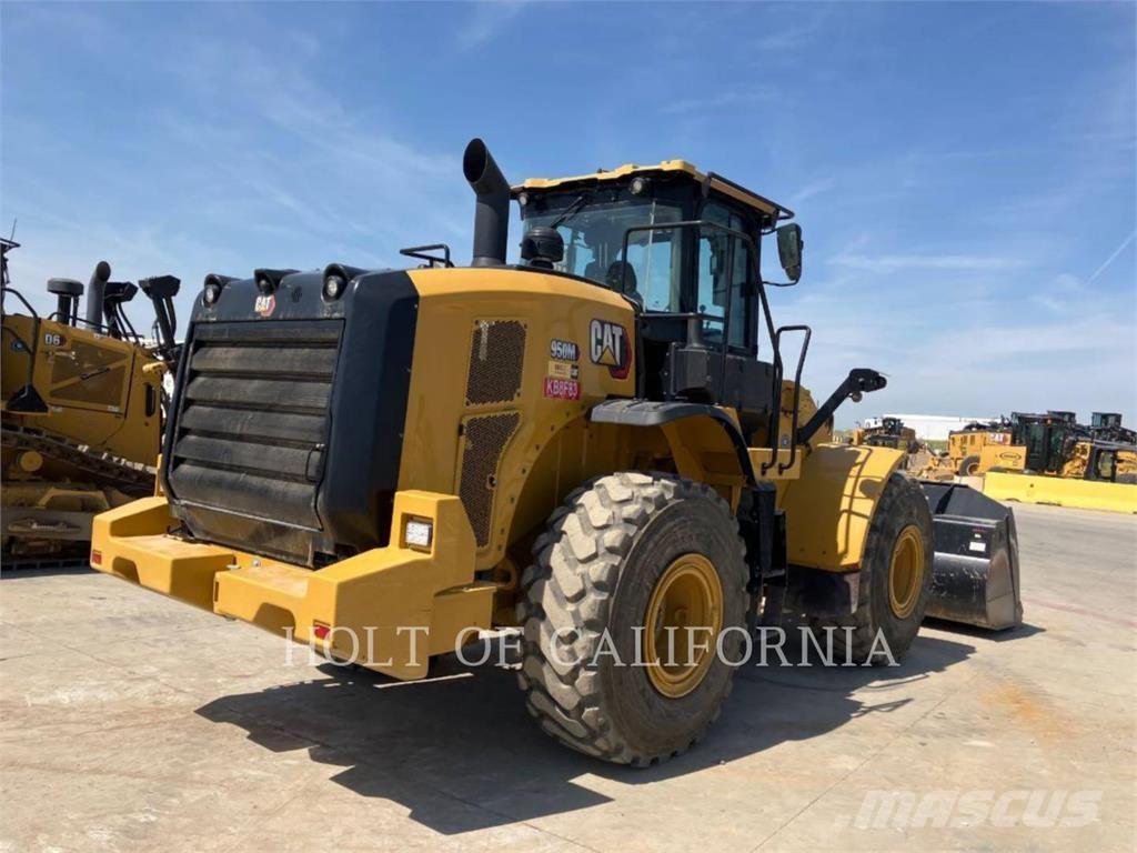 CAT 950M Фронтальні навантажувачі