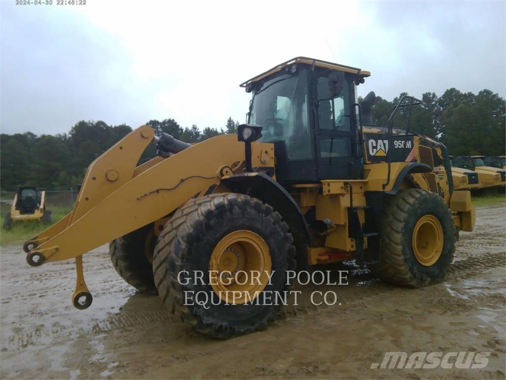 CAT 950M Фронтальні навантажувачі