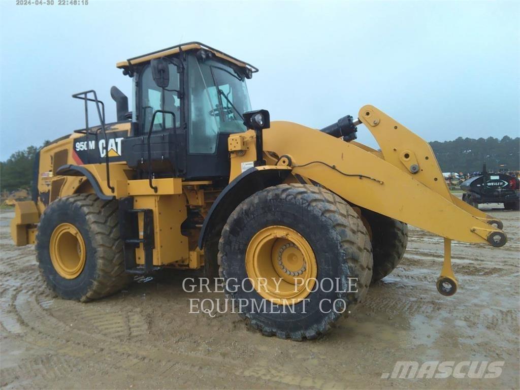 CAT 950M Фронтальні навантажувачі
