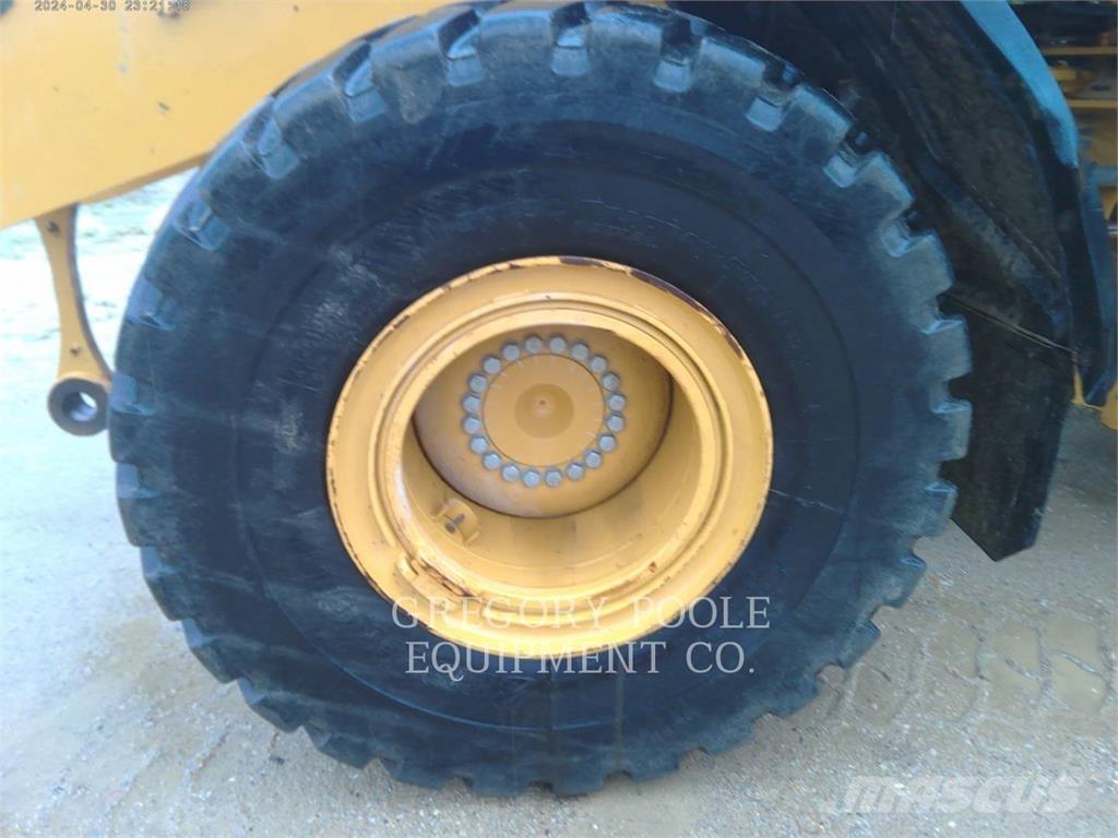 CAT 950M Фронтальні навантажувачі