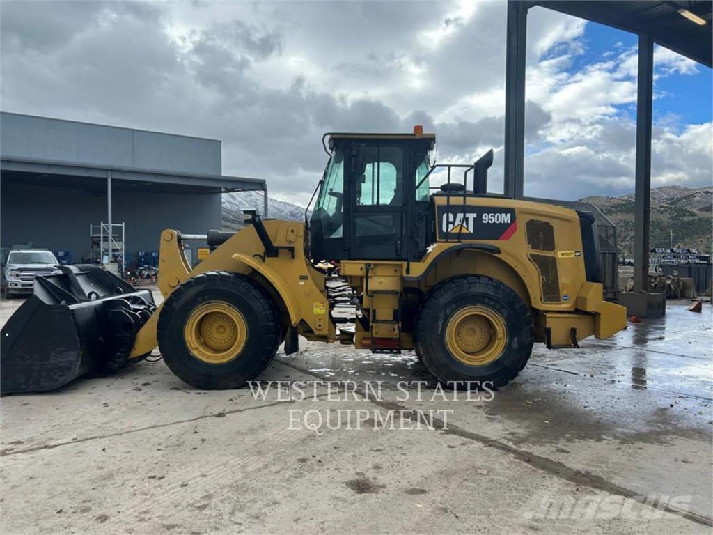 CAT 950M Фронтальні навантажувачі