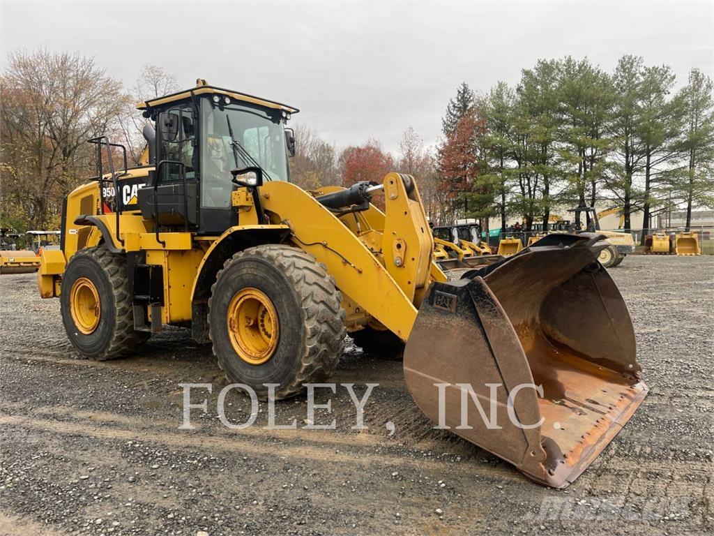 CAT 950M Фронтальні навантажувачі